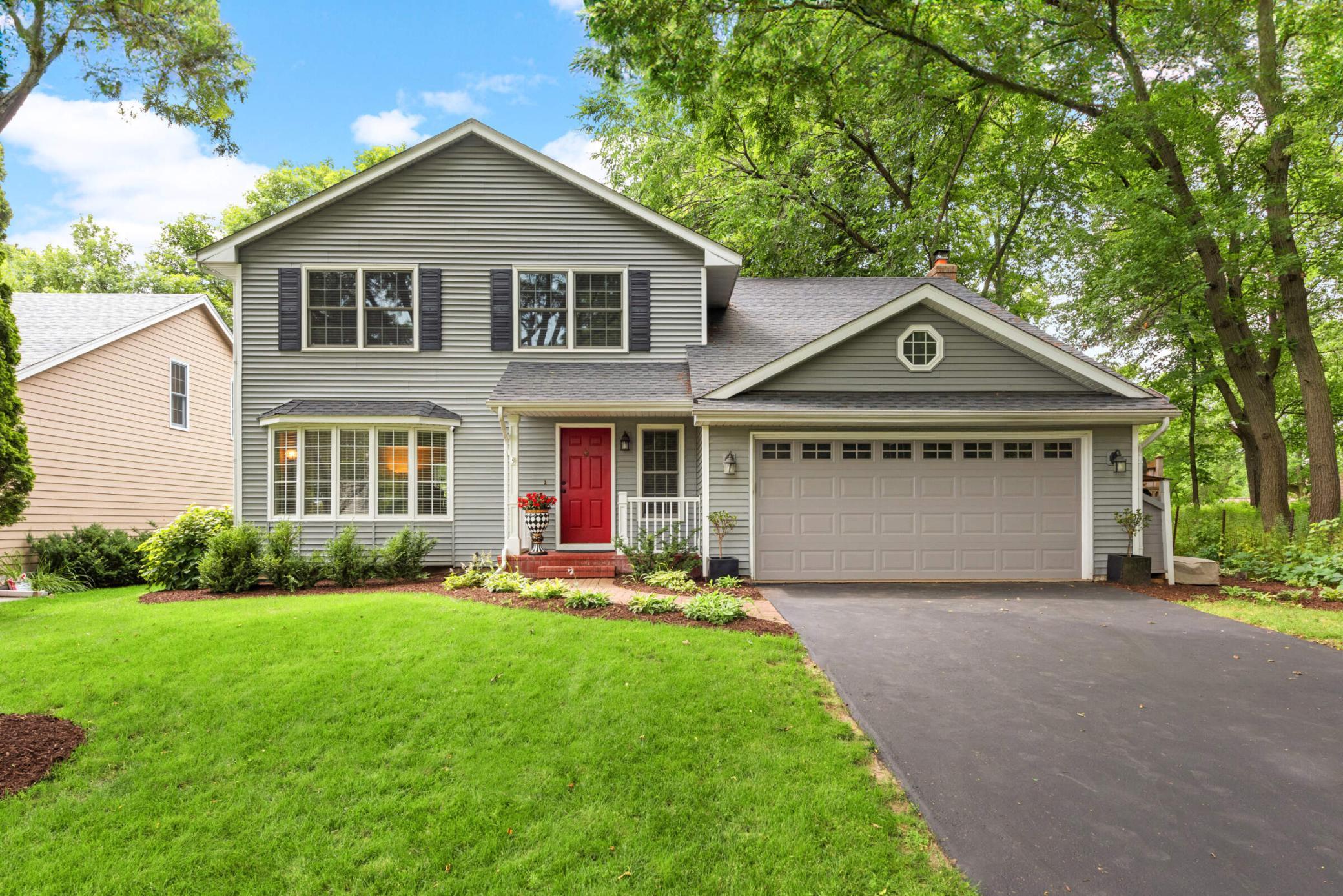 16595 S Manor Road, Sold in Eden Prairie Zoocasa