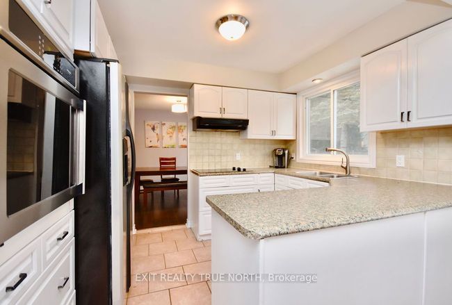66 Willow Landing Rd, House other with 4 bedrooms, 3 bathrooms and 6 parking in Midhurst ON | Image 11
