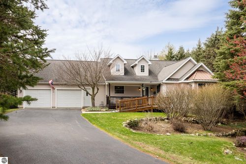 904 Bertina Ln, Traverse City, MI, 49696-8630 | Card Image