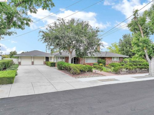 227 Pueblo Dr, Pittsburg, CA, 94565-5902 | Card Image