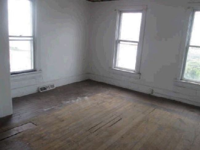 121 Market St, House other with 3 bedrooms, 2 bathrooms and null parking in Scottdale PA | Image 4