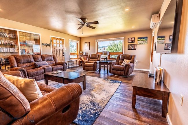 Living Room | Image 5