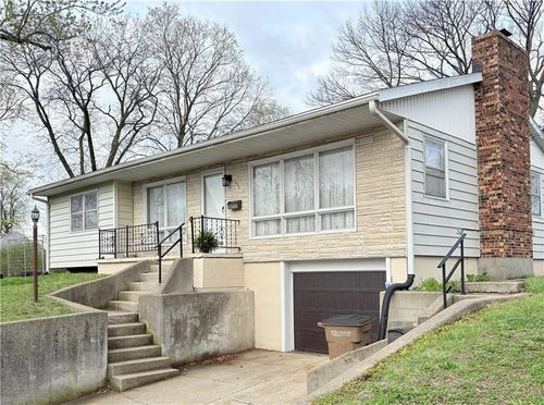 433 S 8th St, Atchison, KS, 66002-2703 | Card Image