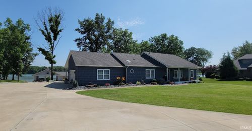 4 Peach St, Loogootee, IN, 47553-9367 | Card Image