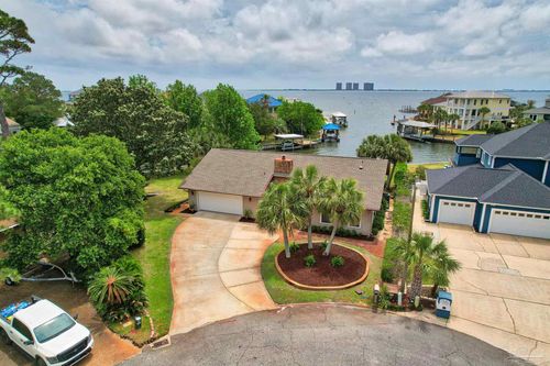 1090 Park Ln, Gulf Breeze, FL, 32563-3332 | Card Image