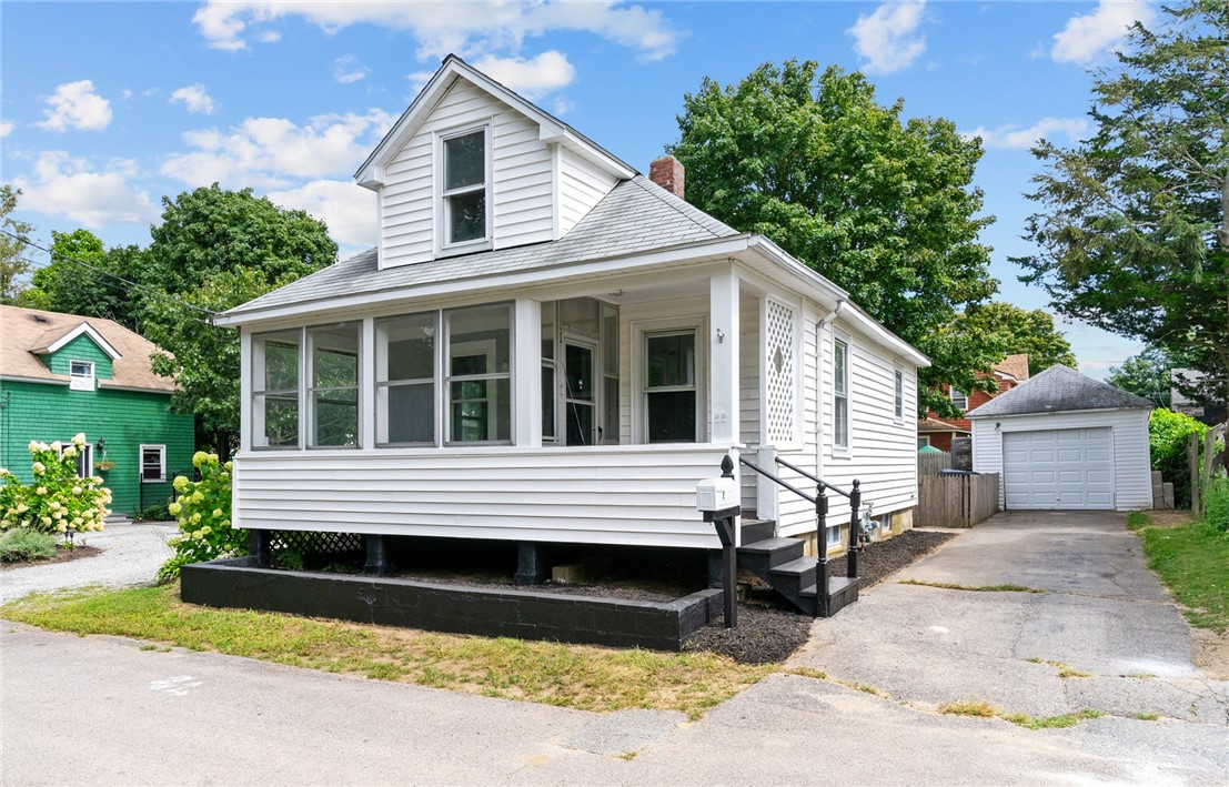 Powhatan St, Warwick, RI 02889