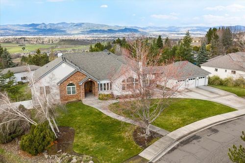 1501 Satellite Dr, Medford, OR, 97504-9397 | Card Image