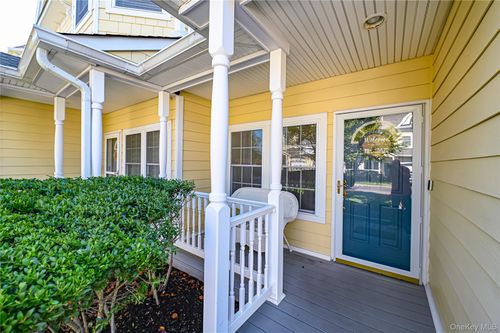 403 Tracy Ln, Patchogue, NY, 11772-3760 | Card Image