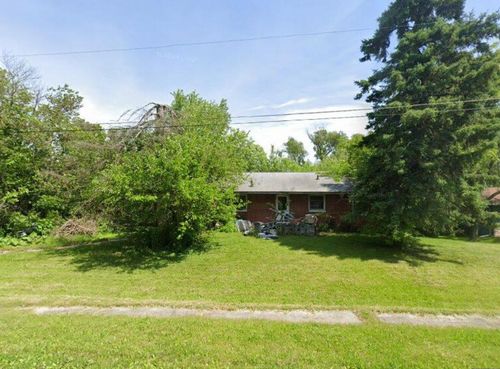 245 Pauline Dr, Valparaiso, IN, 46385-5331 | Card Image