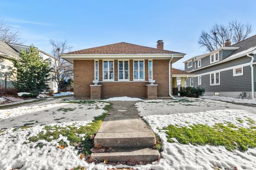 2014 N 83rd St, Wauwatosa, WI, 53213-1606 | Card Image