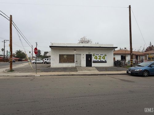 424 Lincoln Ave, Bakersfield, CA, 93308-3366 | Card Image