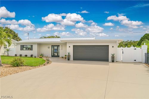 4322 Harbour Ln, NORTH FORT MYERS, FL, 33903-5057 | Card Image