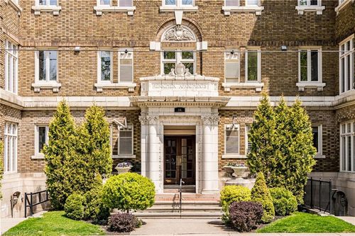 {{alt}} | Card Image