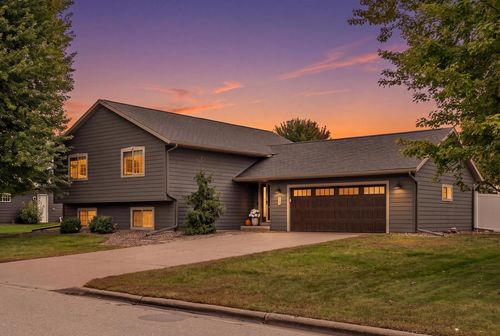 210 Peterson St, Holmen, WI, 54636-8802 | Card Image
