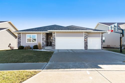 700 Se 15th St, Grimes, IA, 50111-2272 | Card Image