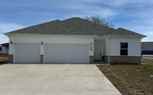 1325 Kay St, Bolivar, MO, 65613-8638 | Card Image