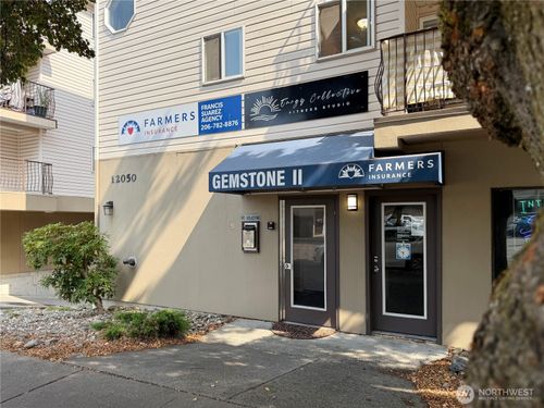 apt-301-12050 15th Ave Ne, Seattle, WA, 98125-5064 | Card Image