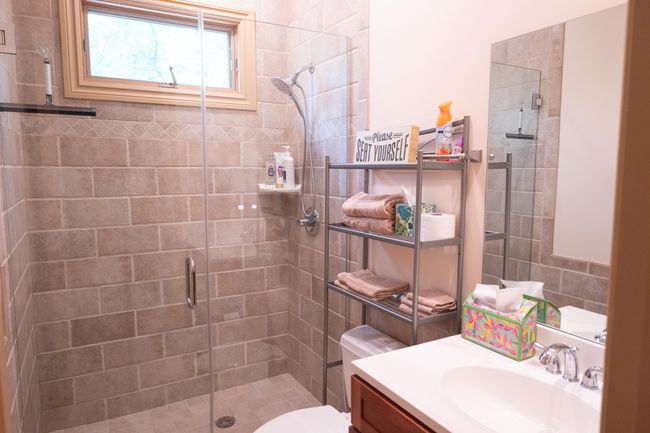 Bathroom 3 | Image 25