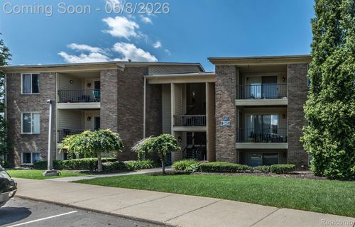 212-2605 Greenstone Blvd, Auburn Hills, MI, 48326-3758 | Card Image