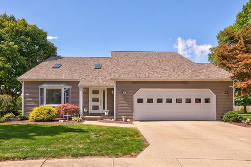 6 Rupprecht Ct, Frankenmuth, MI, 48734-9778 | Card Image
