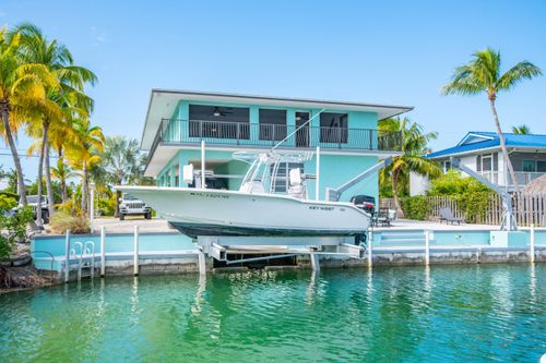 887 Bay Dr, Summerland Key, FL, 33042-4824 | Card Image