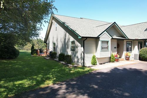 51 Fairway Villa Dr, Fancy Gap, VA, 24328-2770 | Card Image
