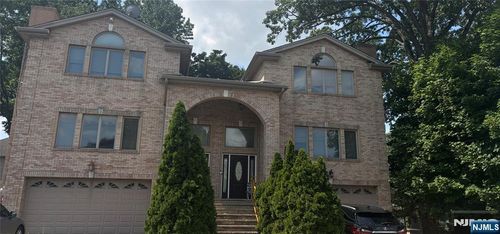 454 Washington Ave, Cliffside Park, NJ, 07010-1812 | Card Image