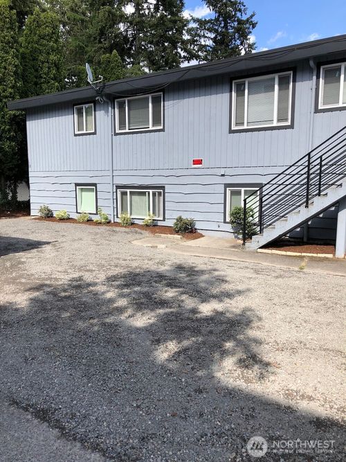 12317 35th Ave Ne, Seattle, WA, 98125-5679 | Card Image