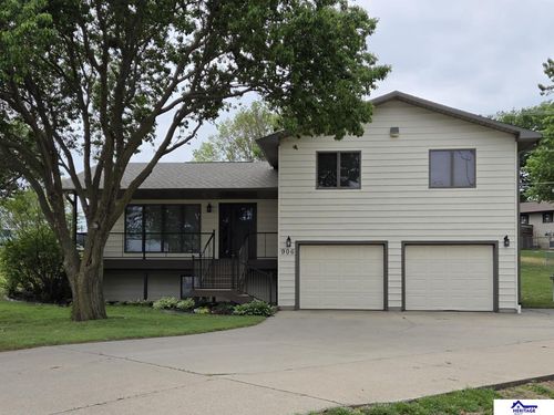 906 S Kingsley Avenue, York, NE, 68467 | Card Image