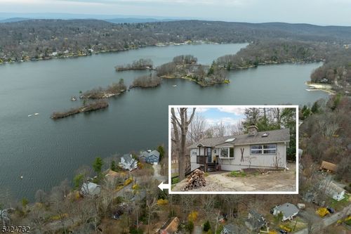 1066 Lakeside Dr E, Highland Lakes, NJ, 07422-2048 | Card Image