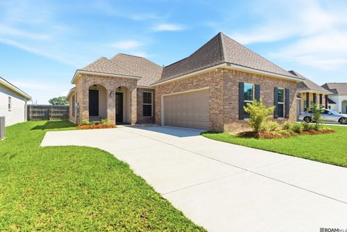 38480 Queen St, Prairieville, LA, 70769-5353 | Card Image