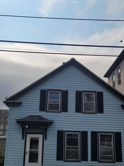 90 Tremont St, Fall River, MA, 02720-4822 | Card Image