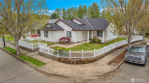 622 Nw 29th Pl, Battle Ground, WA, 98604-4275 | Card Image