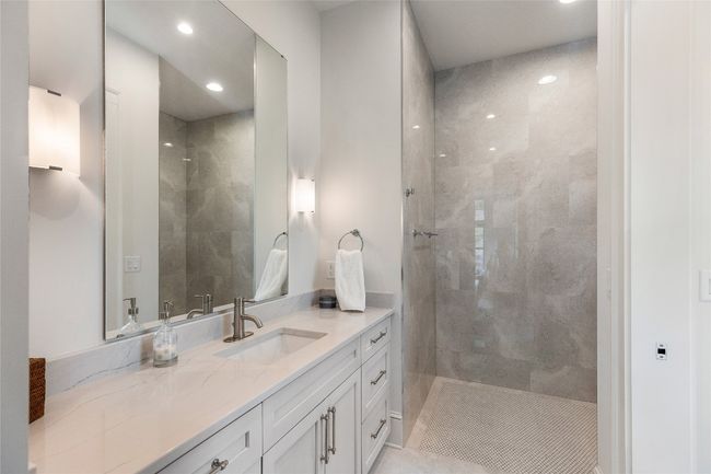 Third en suite bathroom | Image 60