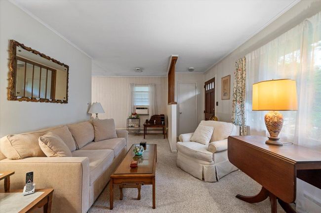 241 Hampton St, House other with 3 bedrooms, 1 bathrooms and null parking in Sag Harbor NY | Image 12