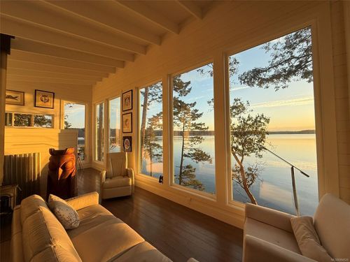 196 Long Island Lane, Decourcy Island, BC, V0R1X1 | Card Image