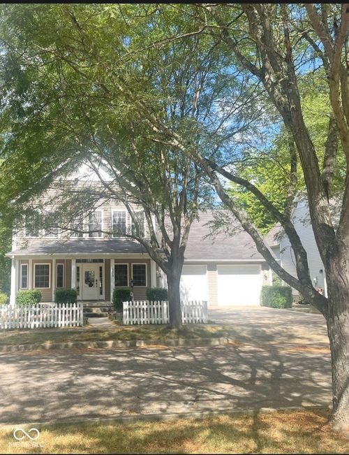 5670 Honey Locust Dr, Columbus, IN, 47201-4048 | Card Image