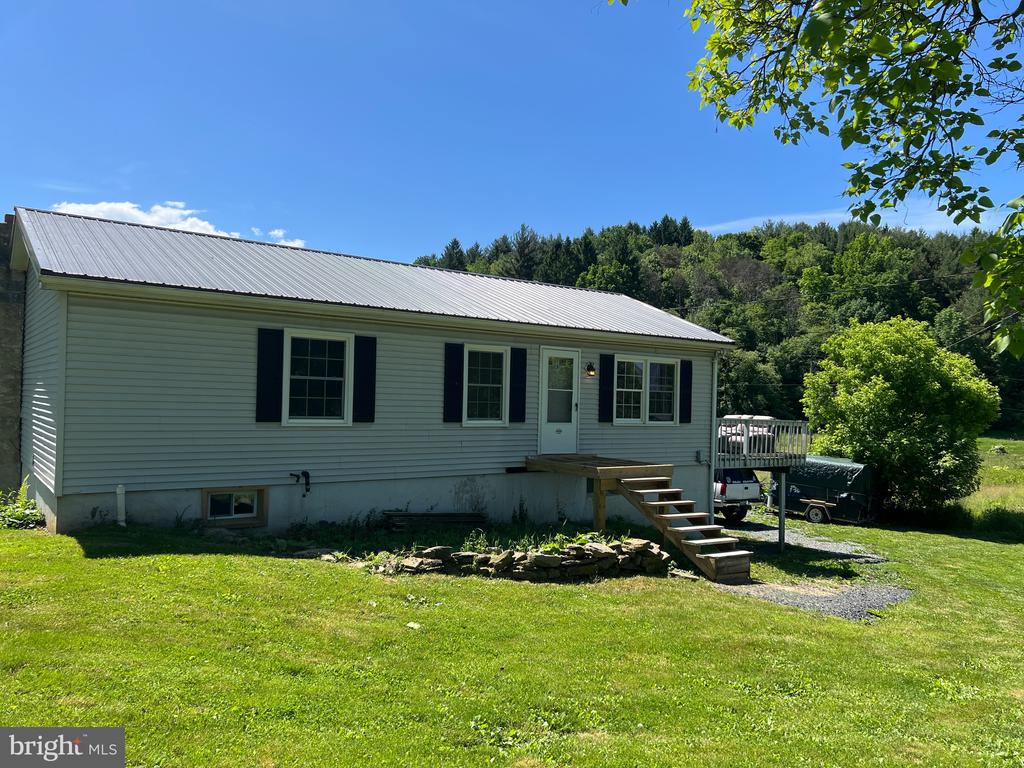 Garden Grove Ln, Kunkletown, PA 18058