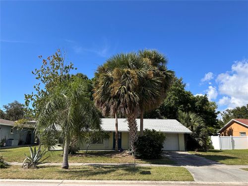 1424 Castleworks Ln, TARPON SPRINGS, FL, 34689-2805 | Card Image