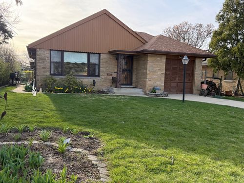 7050 N Keating Ave, Lincolnwood, IL, 60712-2123 | Card Image