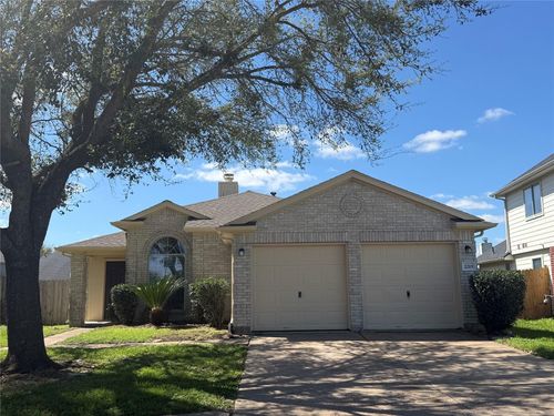 2215 Beacon Light Ln, Fresno, TX, 77545-7092 | Card Image