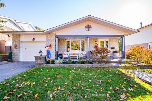 49 Shannon Rd, Mount Albert, ON, L0G1M0 | Card Image