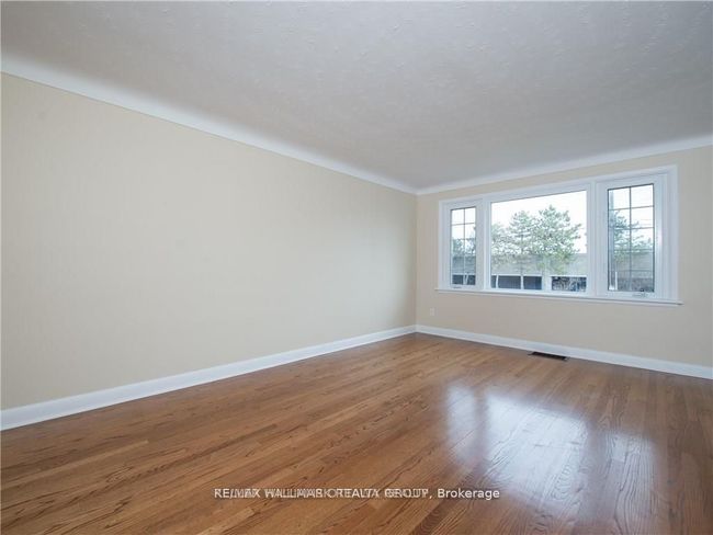 298A Woodroffe Avenue, House attached with 3 bedrooms, 2 bathrooms and 3 parking in Woodroffe ON | Image 11