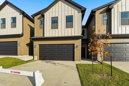 936 Elderberry Pl, Waukee, IA, 50263-7911 | Card Image