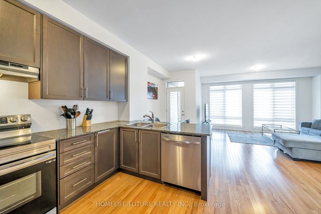 7 Coppini Lane, House attached with 3 bedrooms, 3 bathrooms and 1 parking in Ajax ON | Image 8