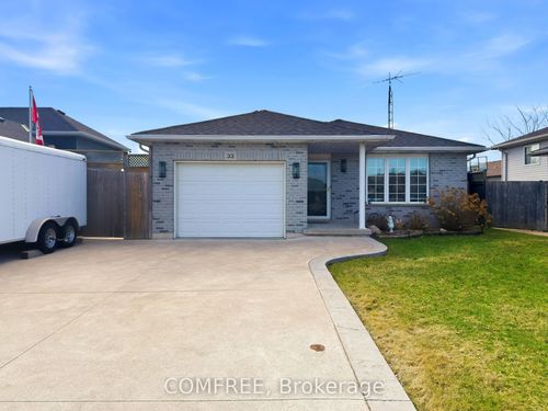 33 Regal Dr, Tilbury, ON, N0P2L0 | Card Image