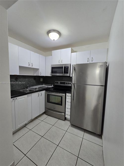 apt-407-8320 Nw 8th St, Miami, FL, 33126-3919 | Card Image