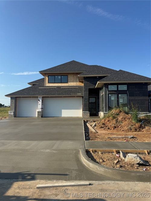 2353 E 134th St S, Bixby, OK, 74008 | Card Image