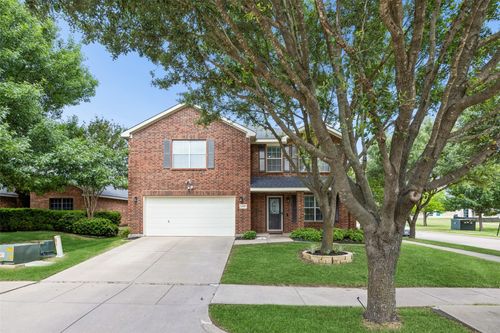 2049 Kingsbridge Dr, Heartland, TX, 75126-8277 | Card Image