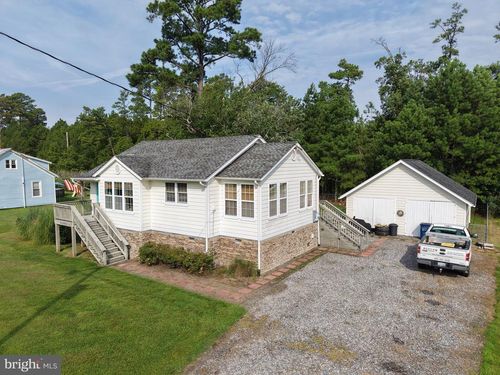 4393 Windmill Point Rd, White Stone, VA, 22578-3108 | Card Image